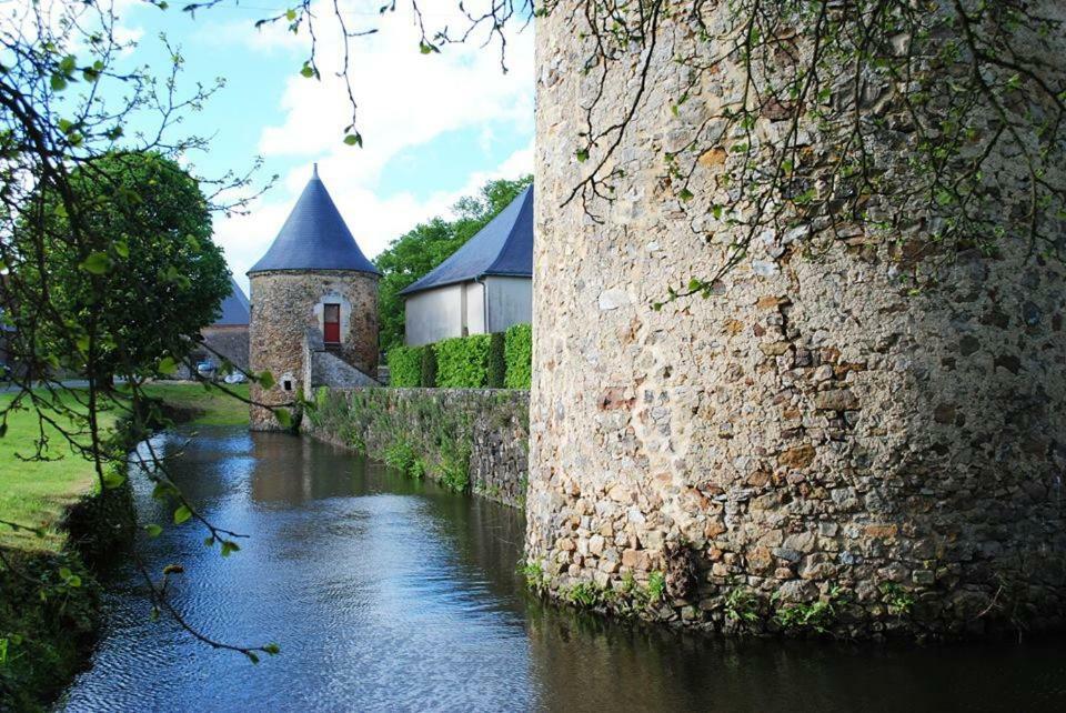 Logis De La Helberdiere Cossé-en-Champagne Exteriör bild