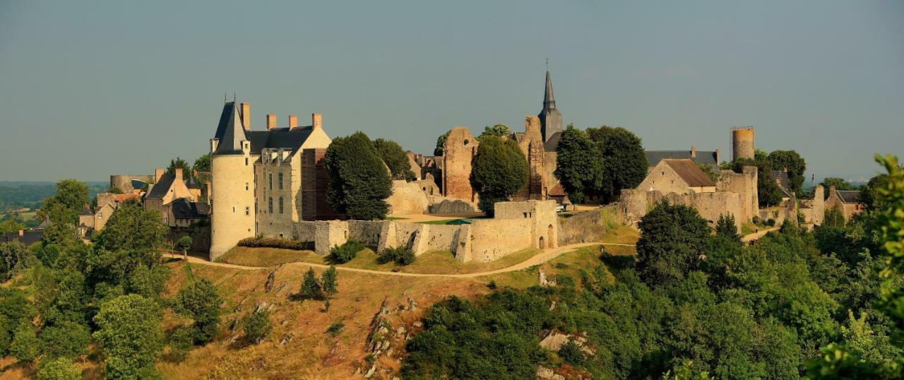 Logis De La Helberdiere Cossé-en-Champagne Exteriör bild