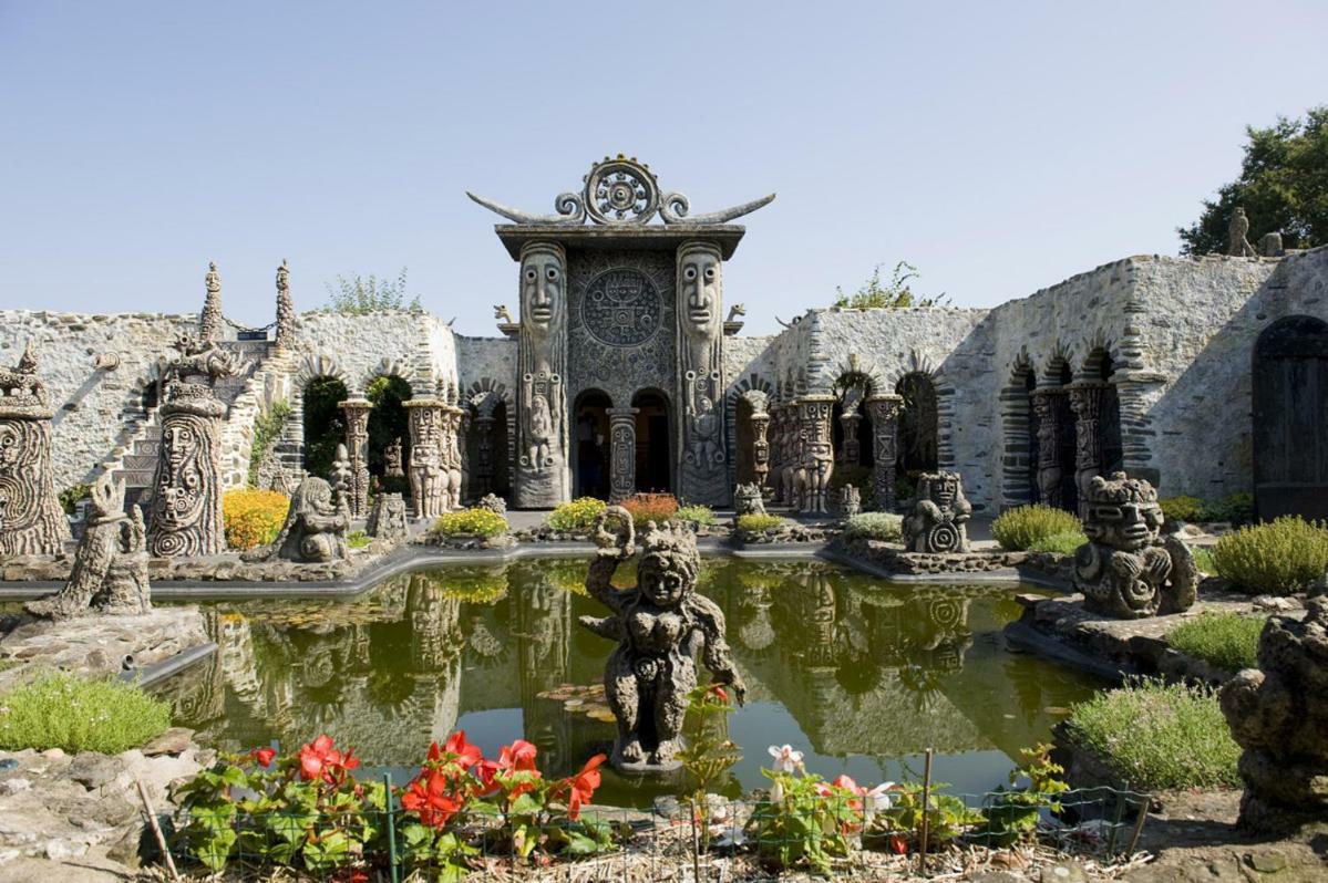 Logis De La Helberdiere Cossé-en-Champagne Exteriör bild
